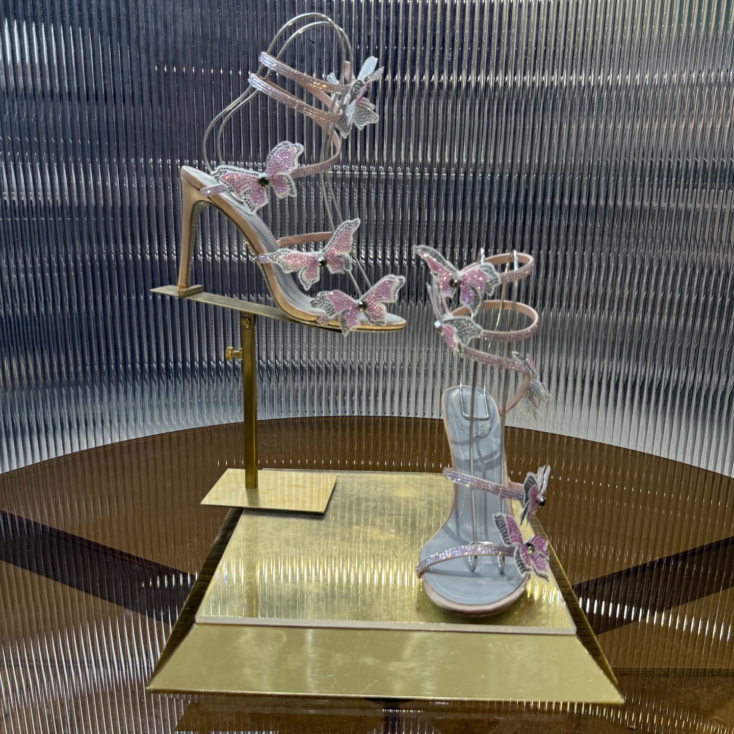 Handmade Butterfly High Heels: Elegant, Noble Appearance with Unique Vibe - 图片 5