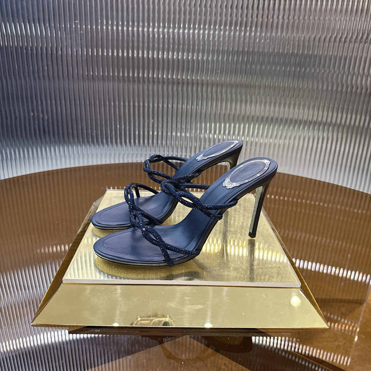 Stylish Crossline Heels with Crystal Details for Elegance – CATERINA P650 Collection - 图片 2
