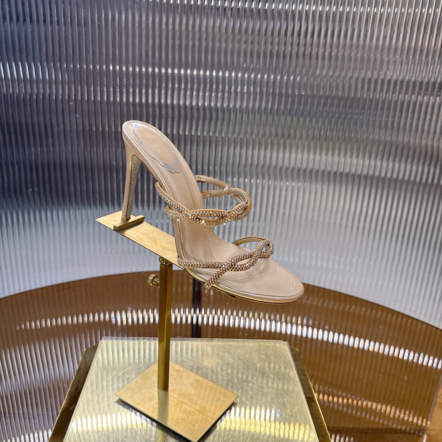 Stylish High Heels with Crystal Details and Unique Design in Various Colors - 图片 7