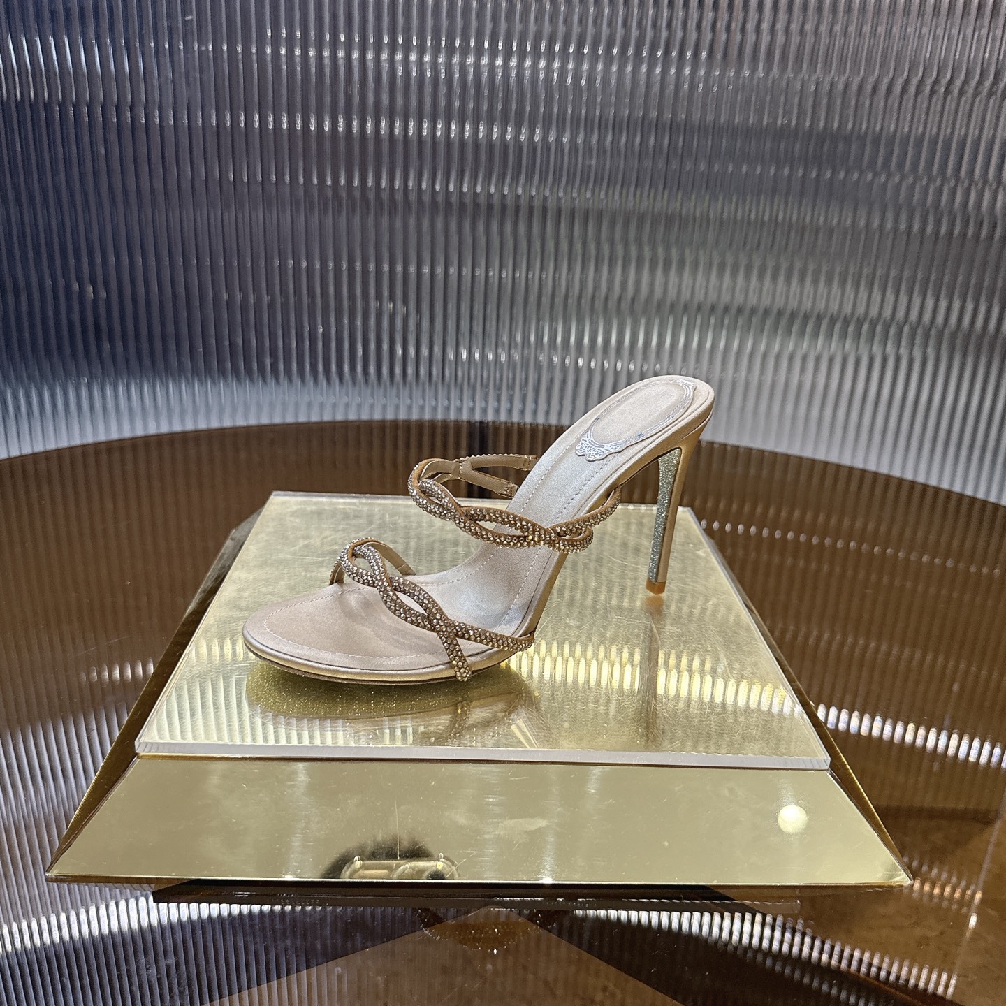 Stylish High Heels with Crystal Details and Unique Design in Various Colors - 图片 4