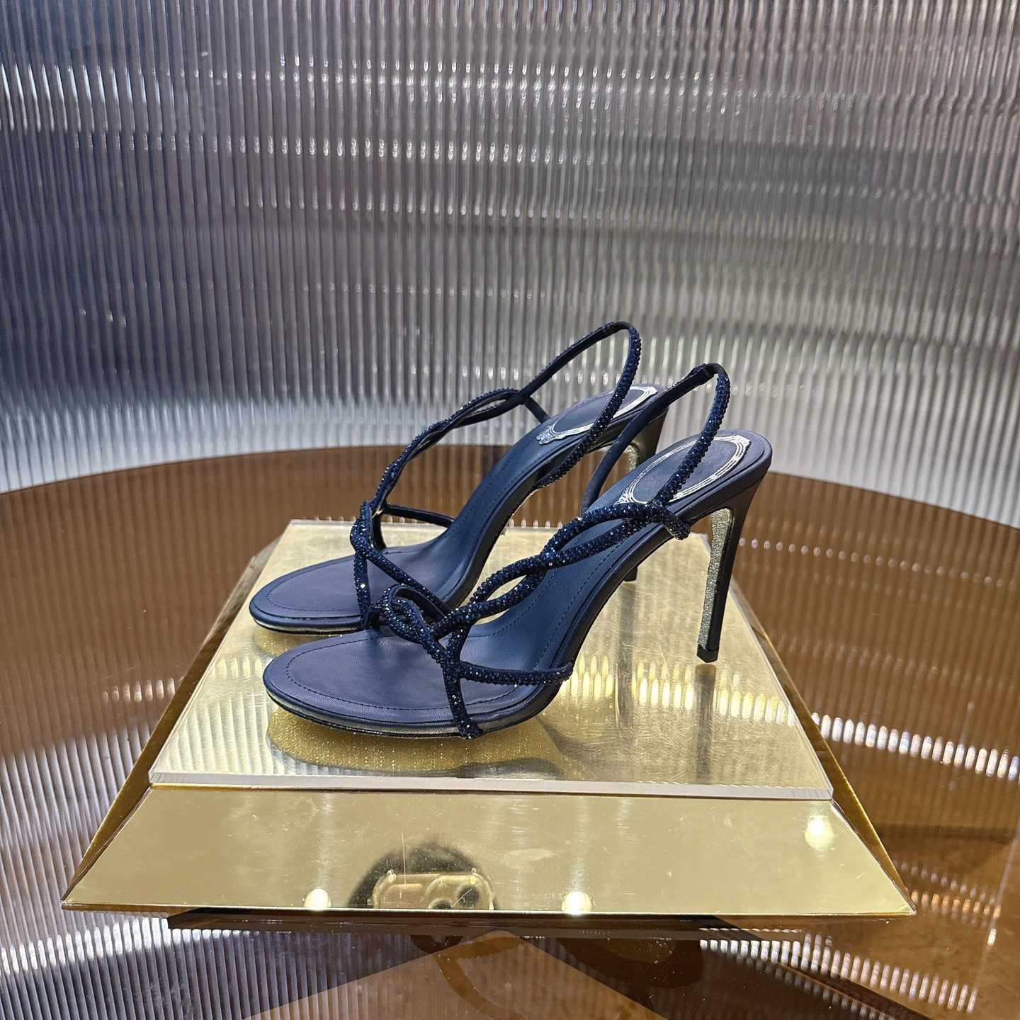 Luxurious Crystal Heeled Pumps by CATERINA – Elegant and Stunning Design - 图片 2