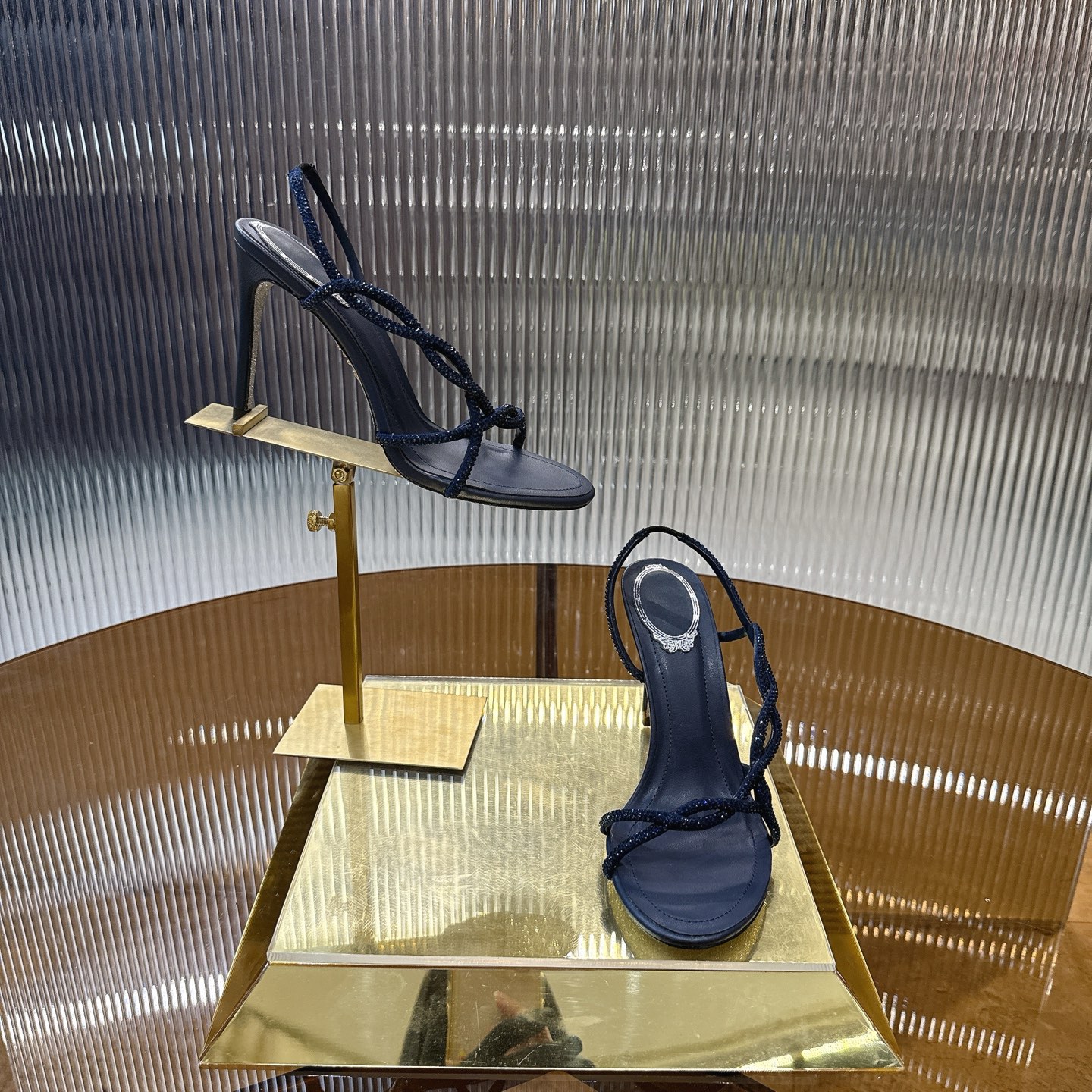 Luxurious Crystal Heeled Pumps by CATERINA – Elegant and Stunning Design - 图片 6