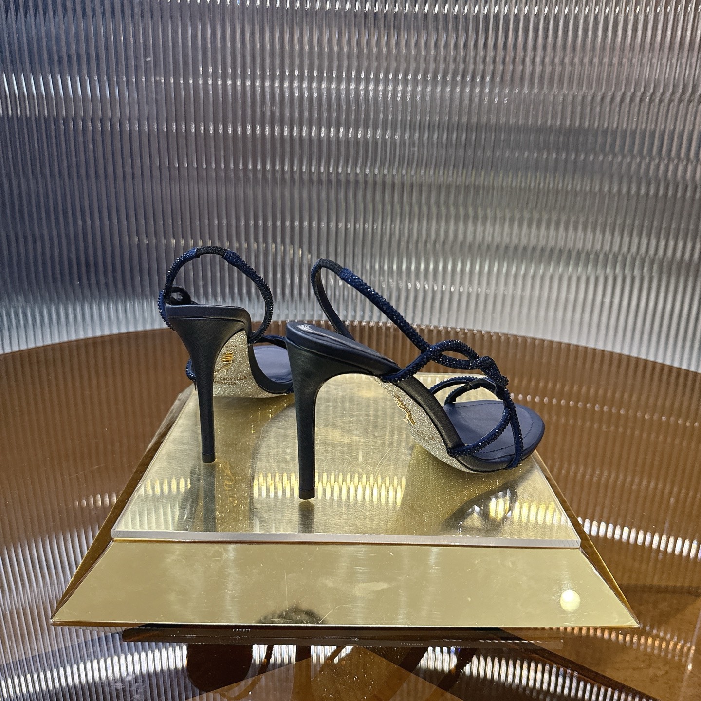 Luxurious Crystal Heeled Pumps by CATERINA – Elegant and Stunning Design - 图片 3