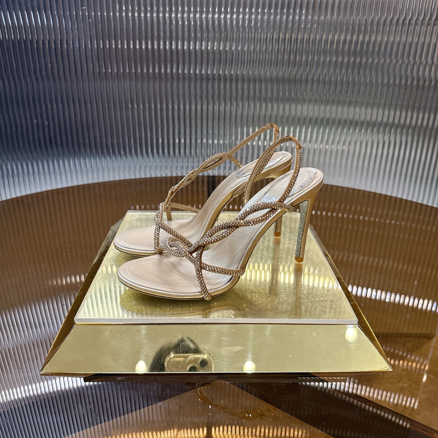 Fashionable High Heels with Sparkling Water Drills for Elegance and Glamour - 图片 2