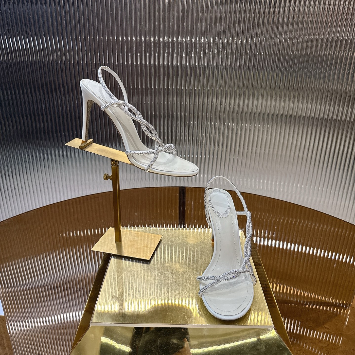 Stylish Crystal Heel Pumps: CATERINA’s Viper-inspired design with dazzling water drills. - 图片 6