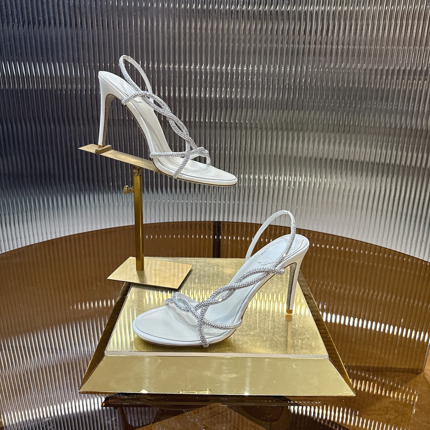 Stylish Crystal Heel Pumps: CATERINA’s Viper-inspired design with dazzling water drills. - 图片 5