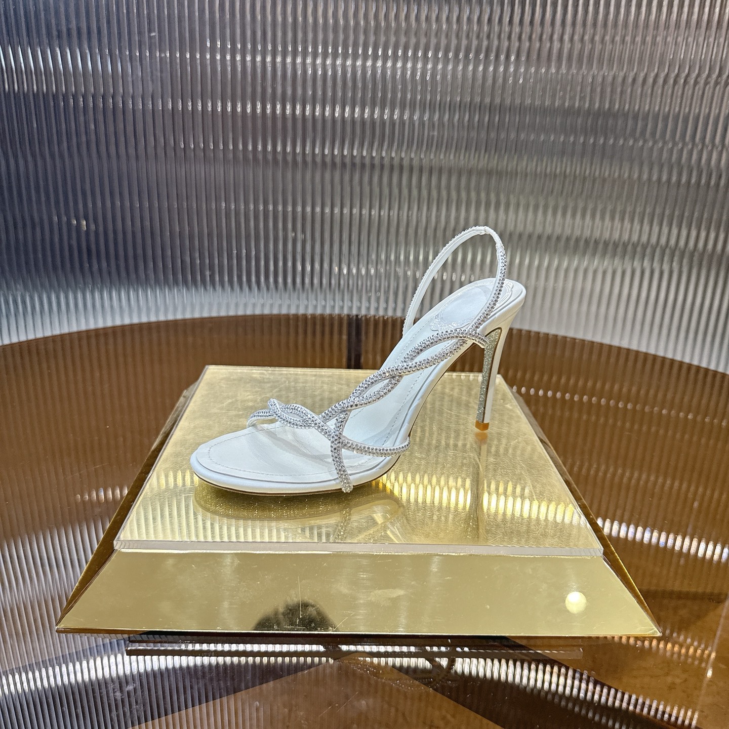 Stylish Crystal Heel Pumps: CATERINA’s Viper-inspired design with dazzling water drills. - 图片 4