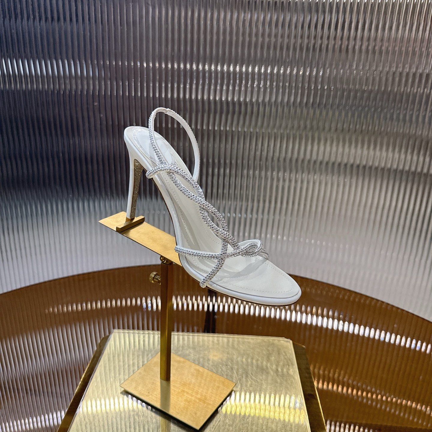 Stylish Crystal Heel Pumps: CATERINA’s Viper-inspired design with dazzling water drills. - 图片 7