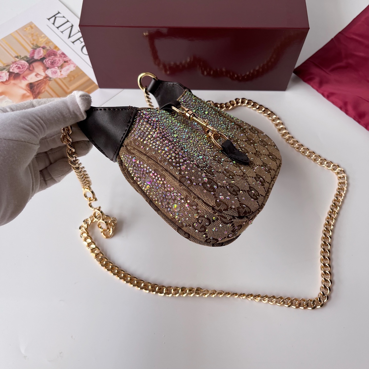 GJackie Notte迷你肩背包 - ブランドの自信を表現する新しい手袋