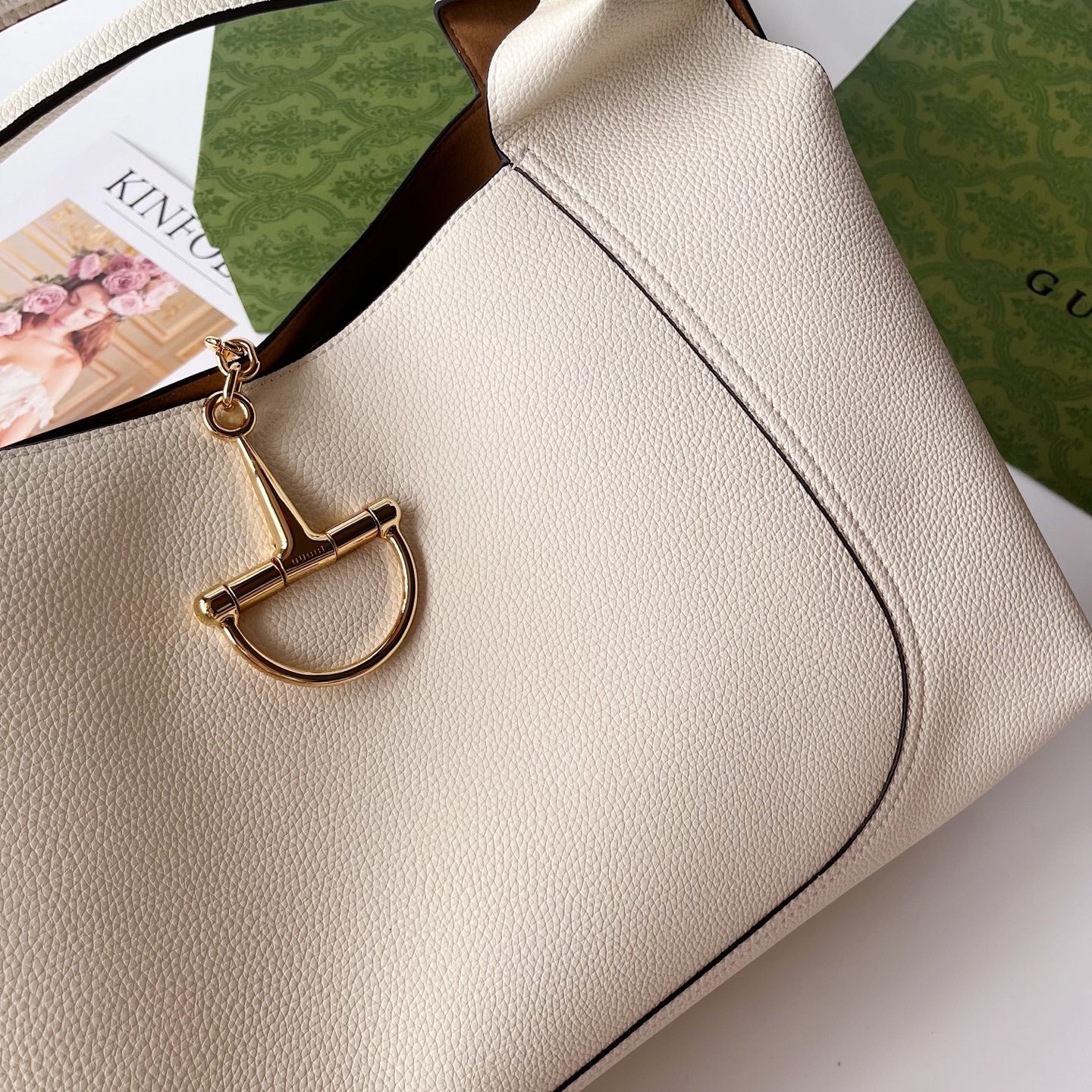 ❤️❤️❤️【G】 Gucci softbit 肩背包,新款Gucci Softbit系列肩背包匠心融