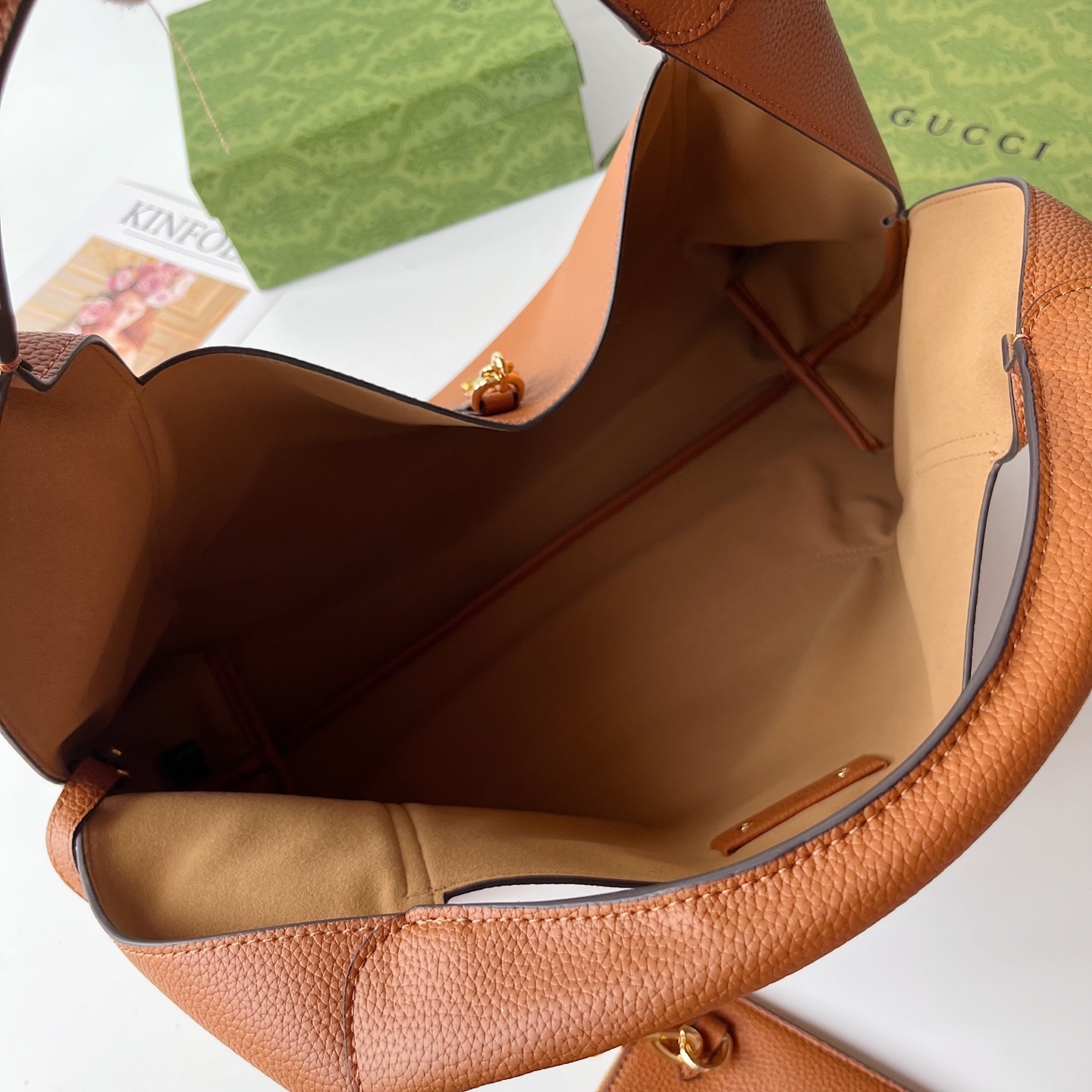 ❤️❤️❤️【G】 Gucci softbit 肩背包,新款Gucci Softbit系列肩背包匠心融