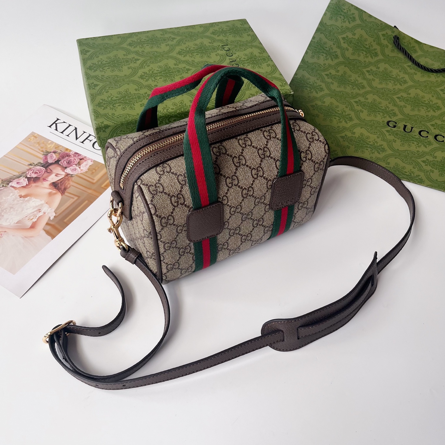 GGミニ手袋 - クラシックな旅行デザインと現代的なスタイル