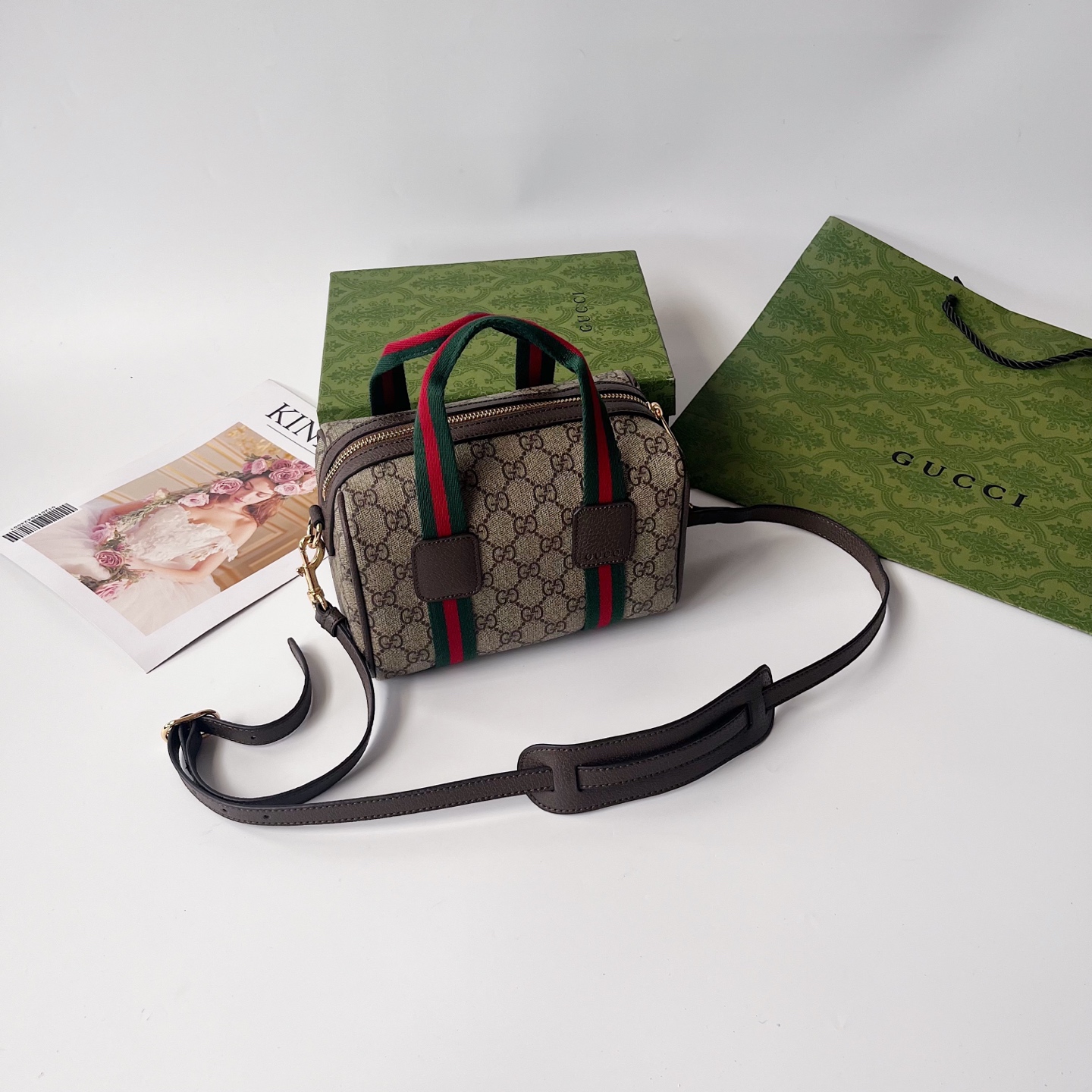 GGミニ手袋 - クラシックな旅行デザインと現代的なスタイル