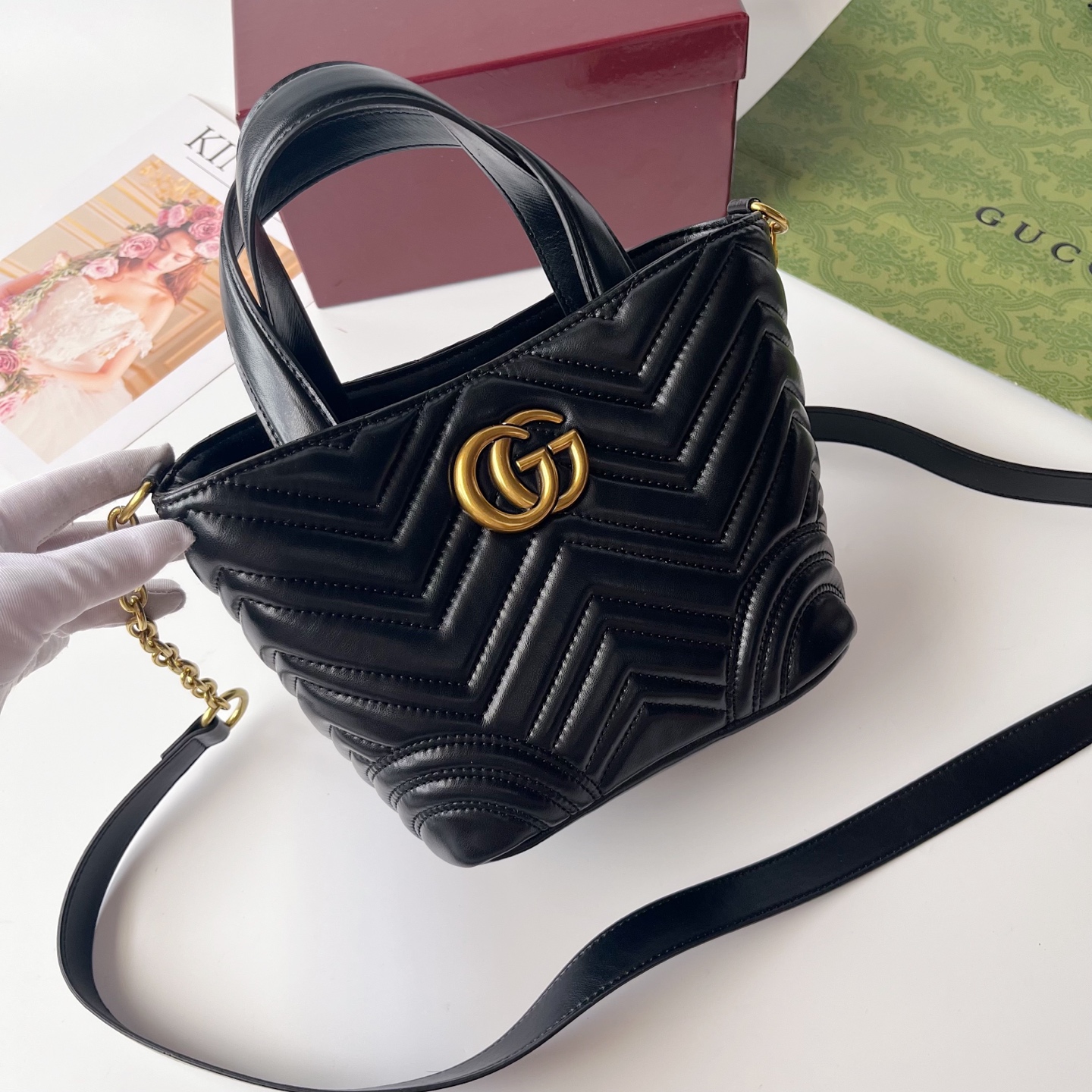 Gucci Marmont シリーズ小号肩背包 - 柔らかなレザーとダブルGデザイン