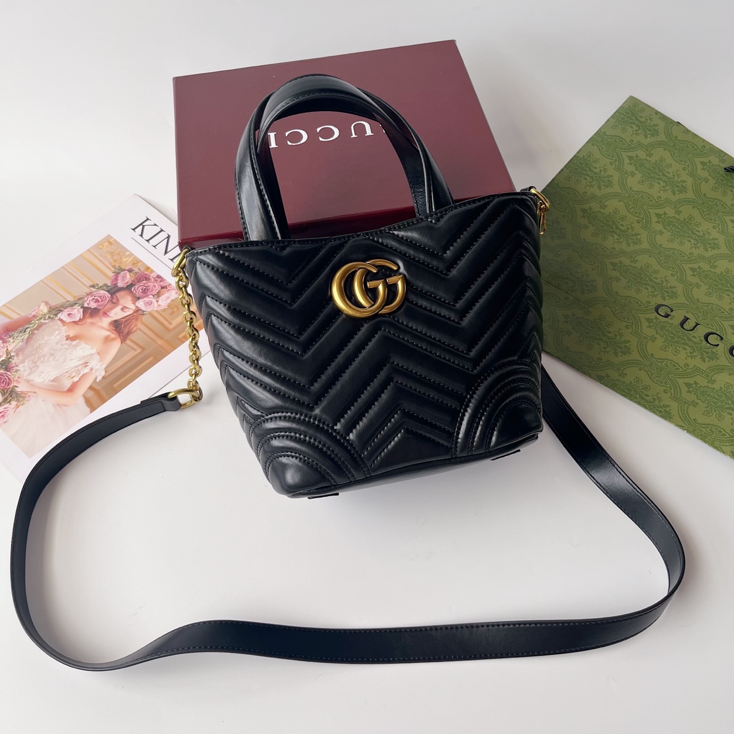 Gucci Marmont シリーズ小号肩背包 - 柔らかなレザーとダブルGデザイン