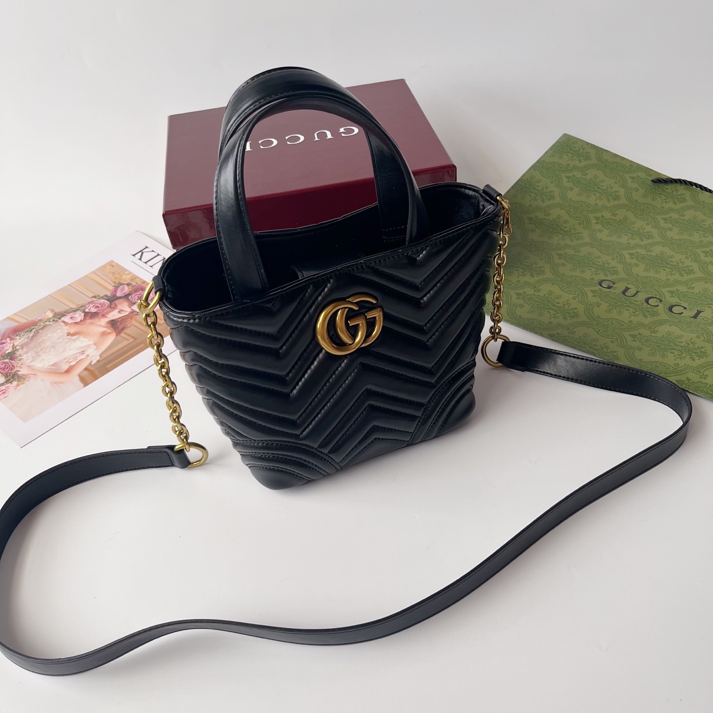 Gucci Marmont シリーズ小号肩背包 - 柔らかなレザーとダブルGデザイン