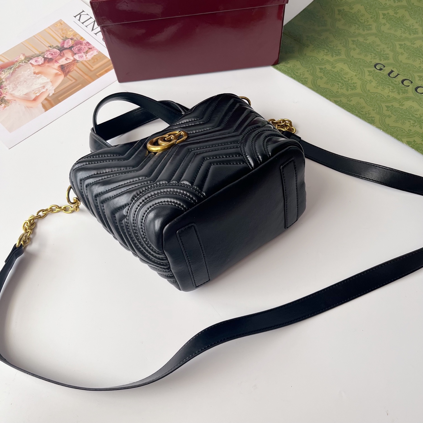 Gucci Marmont シリーズ小号肩背包 - 柔らかなレザーとダブルGデザイン