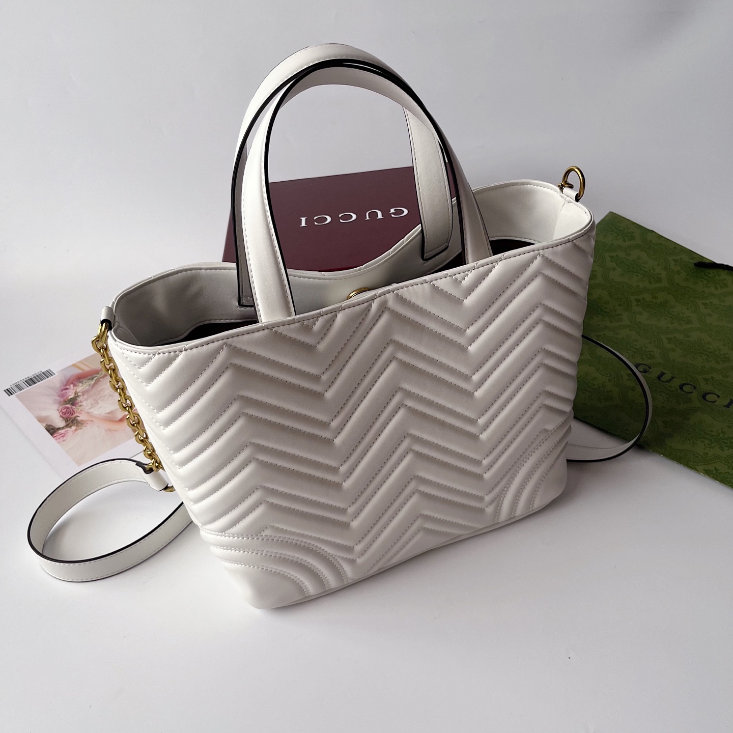 GUCCI Marmontシリーズ小号肩背包 - 柔らかい皮革とダブルGモチーフ