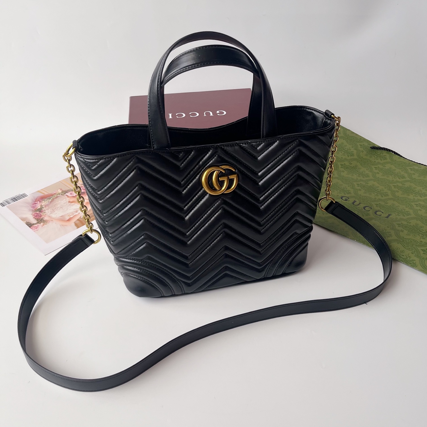 Gucci Marmont小号肩背包 - 柔らかなレザーと優雅なデザイン