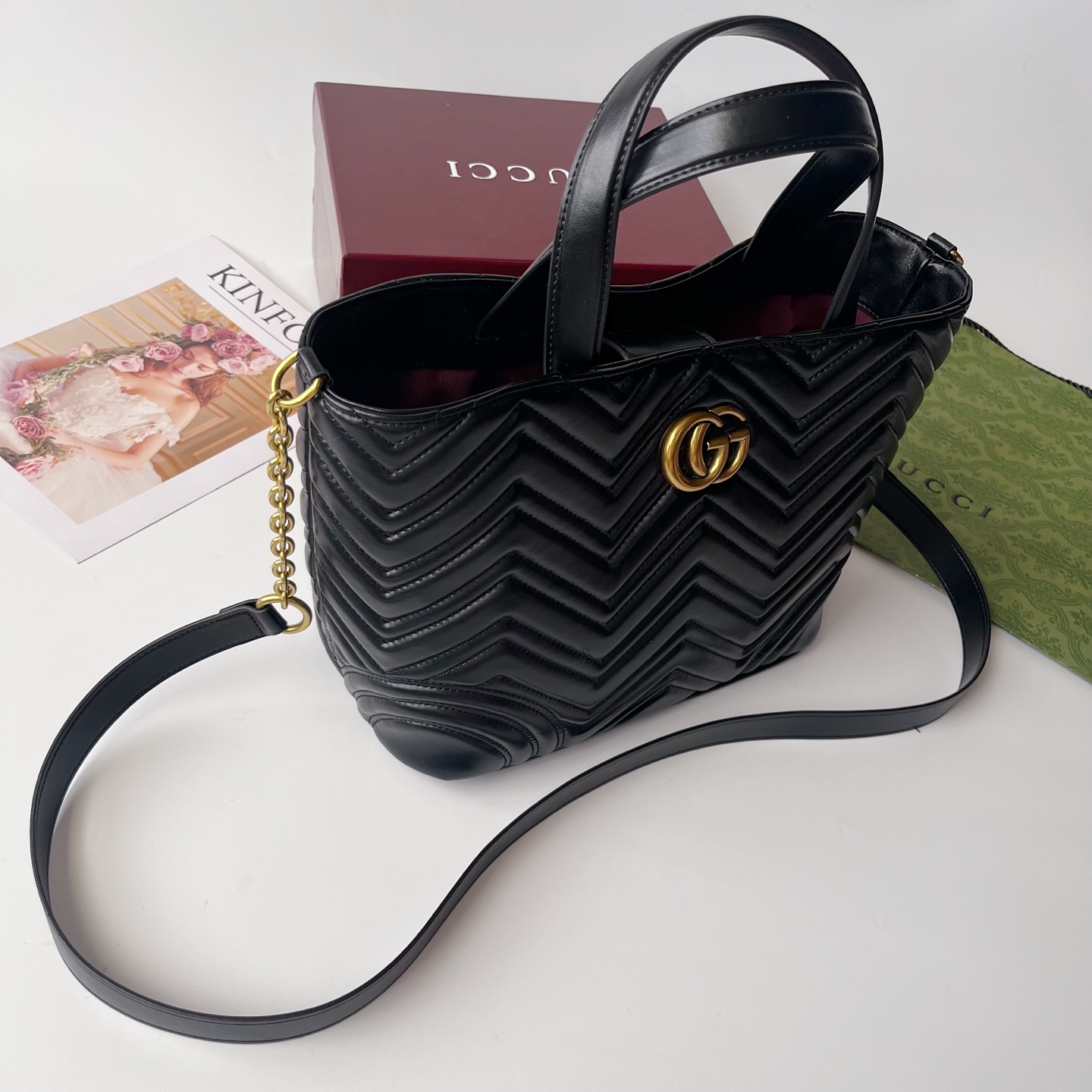 Gucci Marmont小号肩背包 - 柔らかなレザーと優雅なデザイン