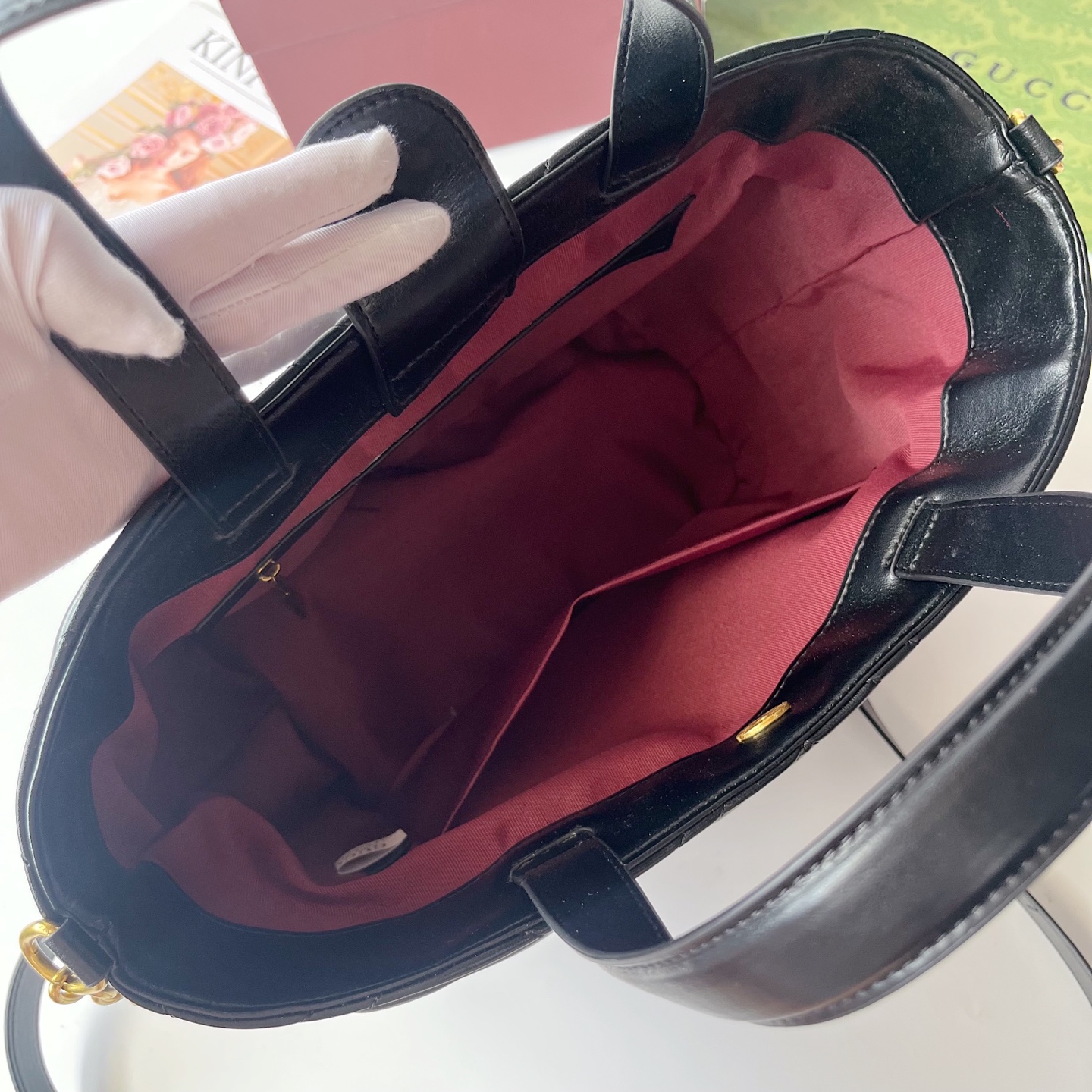 Gucci Marmont小号肩背包 - 柔らかなレザーと優雅なデザイン