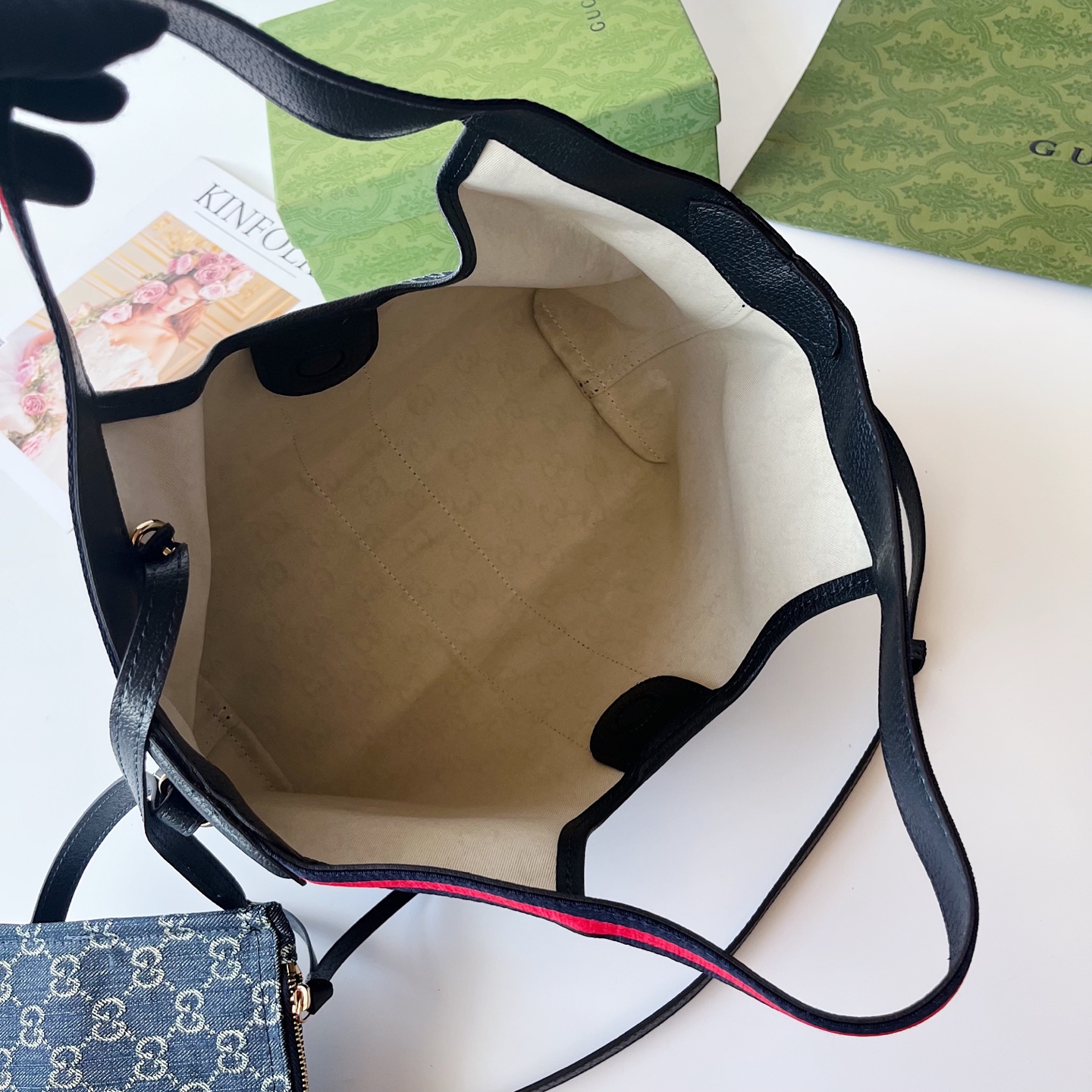 Giglio小号版トートバッグ - イタリアの伝統と革新を感じるデザイン