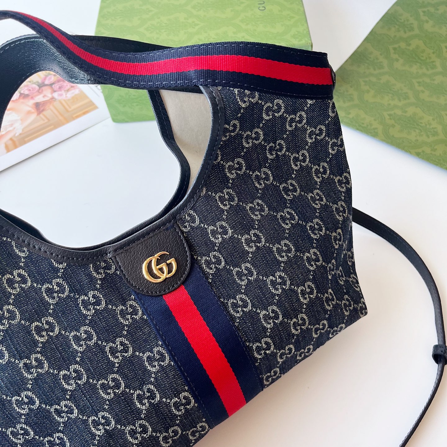 Giglio小号版トートバッグ - イタリアの伝統と革新を感じるデザイン