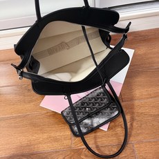 ❤️❤️❤️220Hardy小号通勤包全新回归Hardy包取消了旧版一侧的猫头设计,升级变成了我们日常便 ❤️❤️❤️220Hardy小号通勤包全新回归Hardy包取消了旧版一侧的猫头设计,升级变成了我们日常便