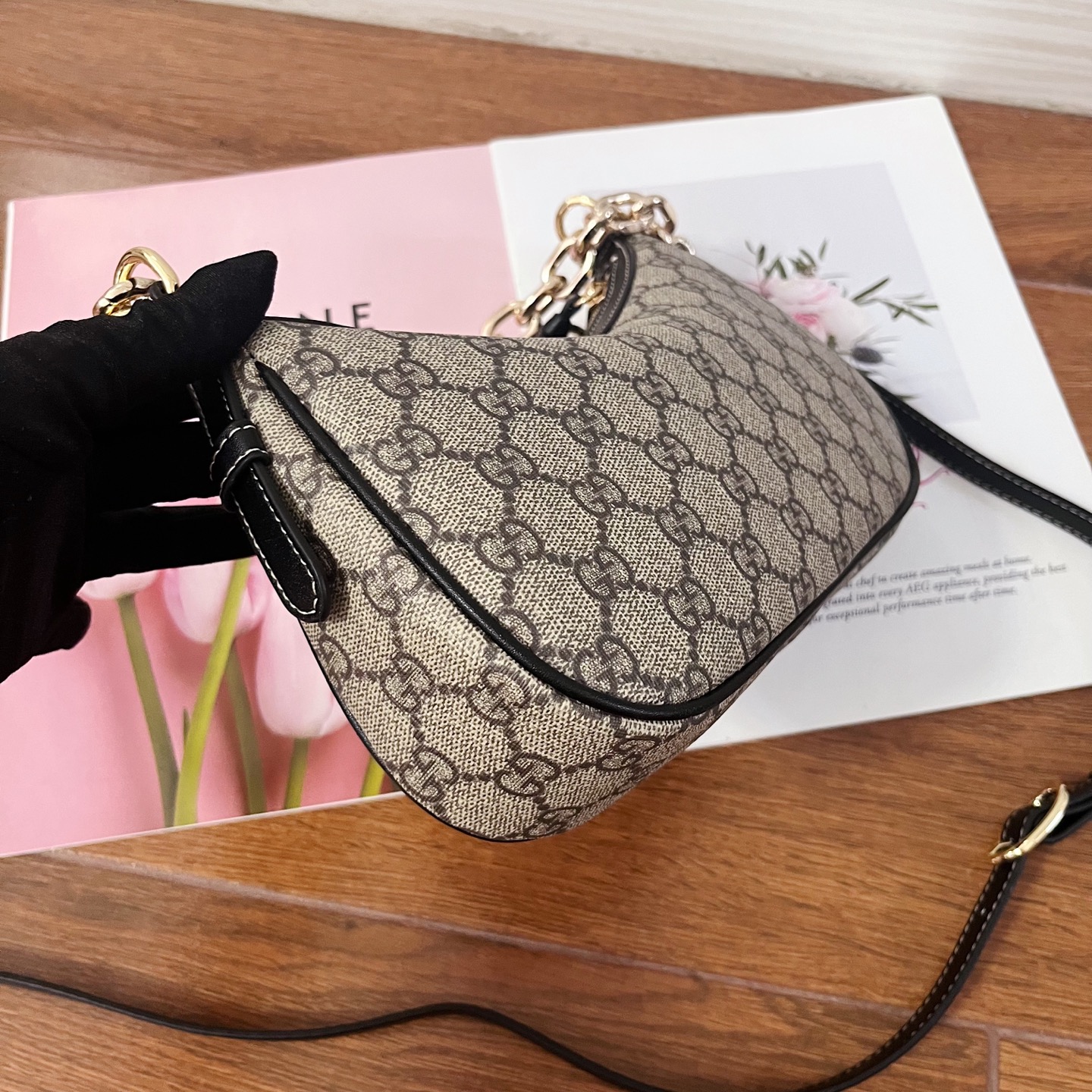 GG Emblemシリーズ ショルダーバッグ - エレガントなデザインと優れた工芸