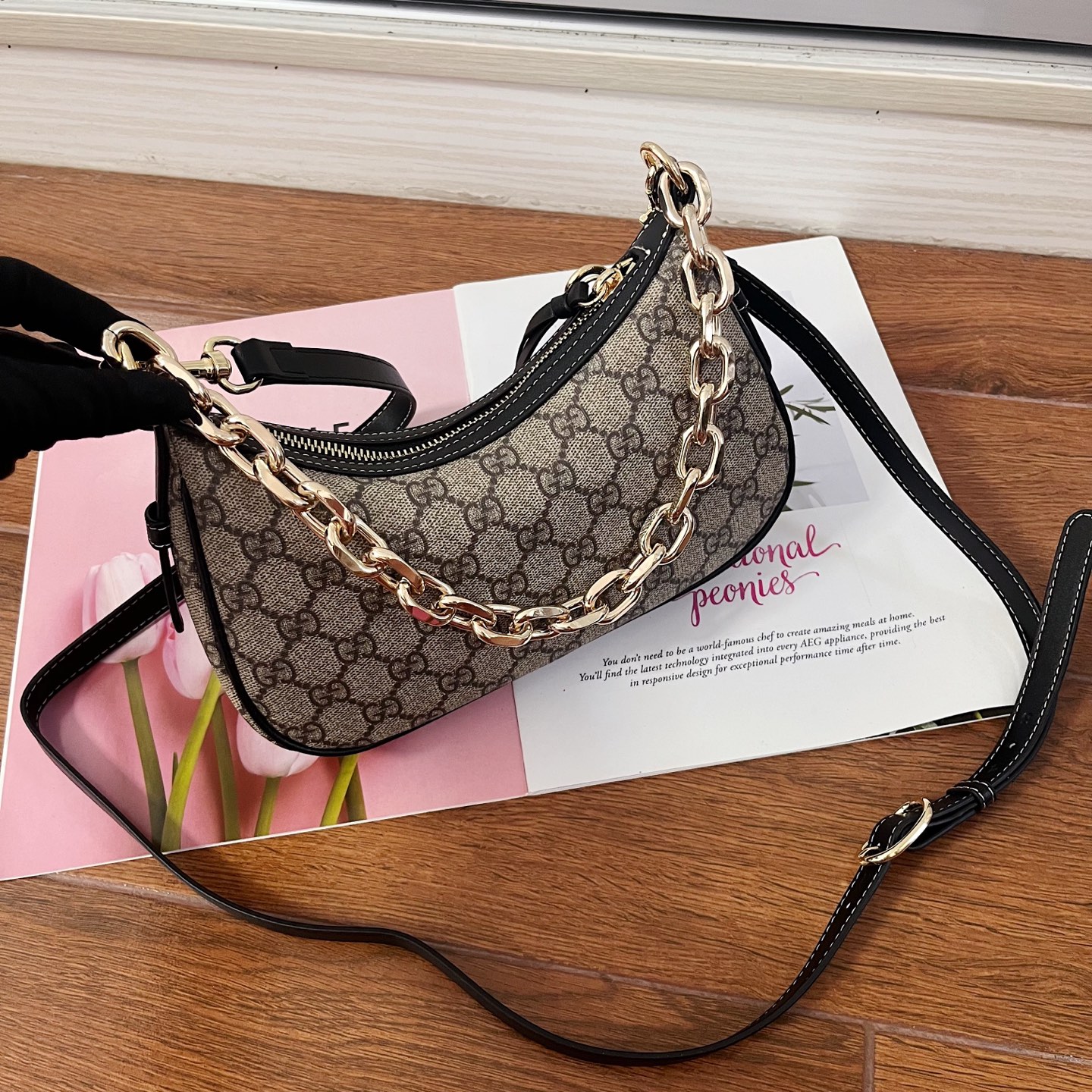 GG Emblemシリーズ ショルダーバッグ - エレガントなデザインと優れた工芸