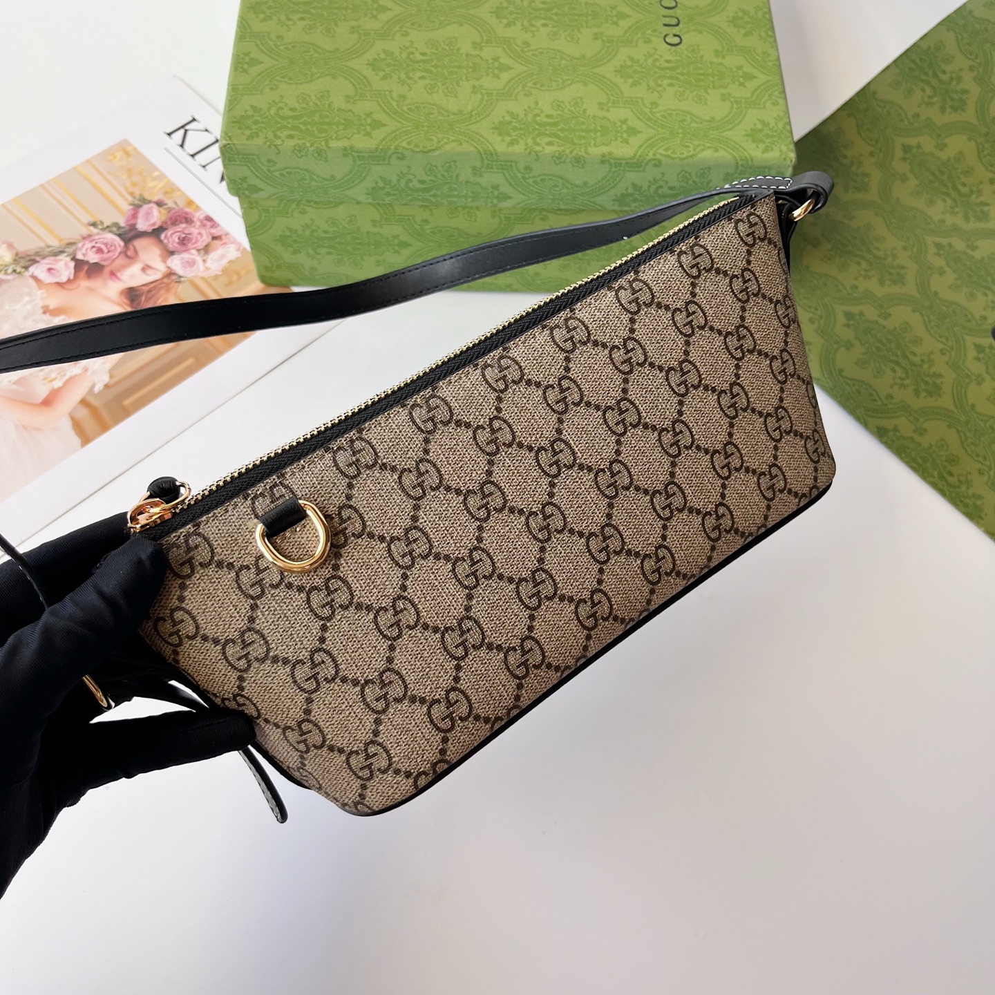 GG Emblemシリーズ P400 ショルダーバッグ 原版皮使用