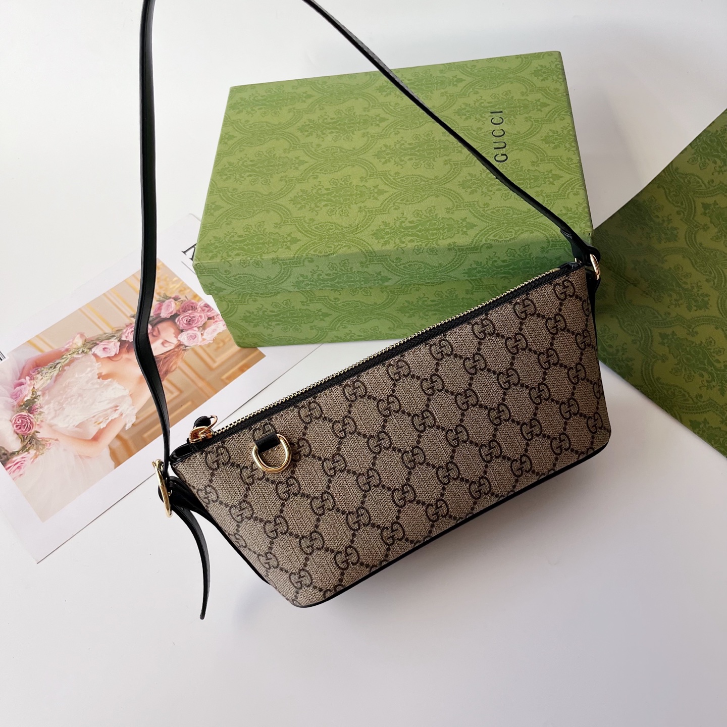 GG Emblemシリーズ P400 ショルダーバッグ 原版皮使用