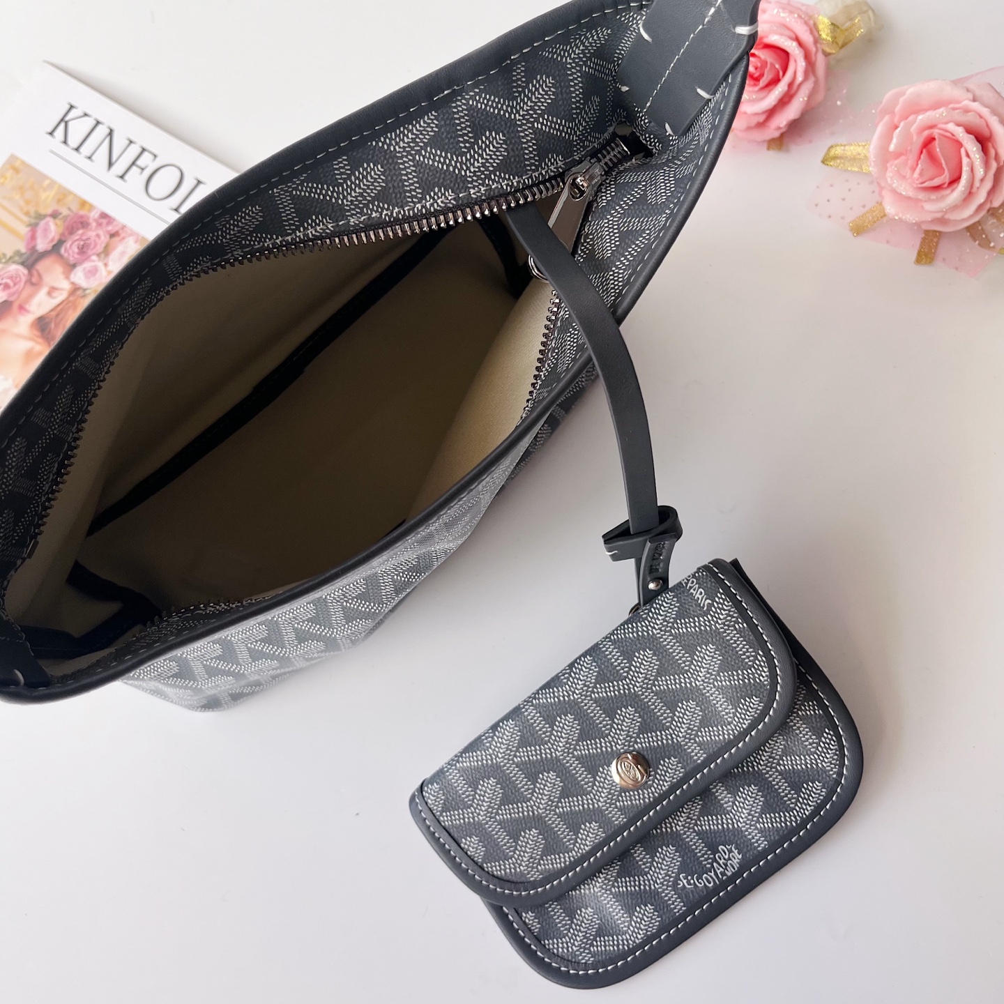 ❤️❤️❤️ 小号Goyard mini hobo 流浪包腋下包，灵感来自波西米亚流浪的生活哲学，两大王