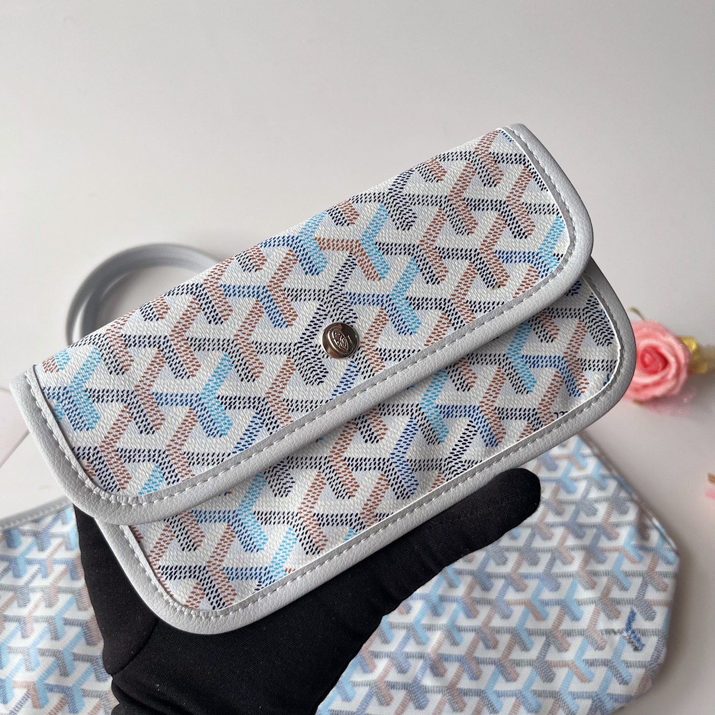 ❤️❤️❤️这款限量版SAINT LOUIS中号包袋，参与限定四季炫彩帆布打造，灵感源自绚烂的四季色调从