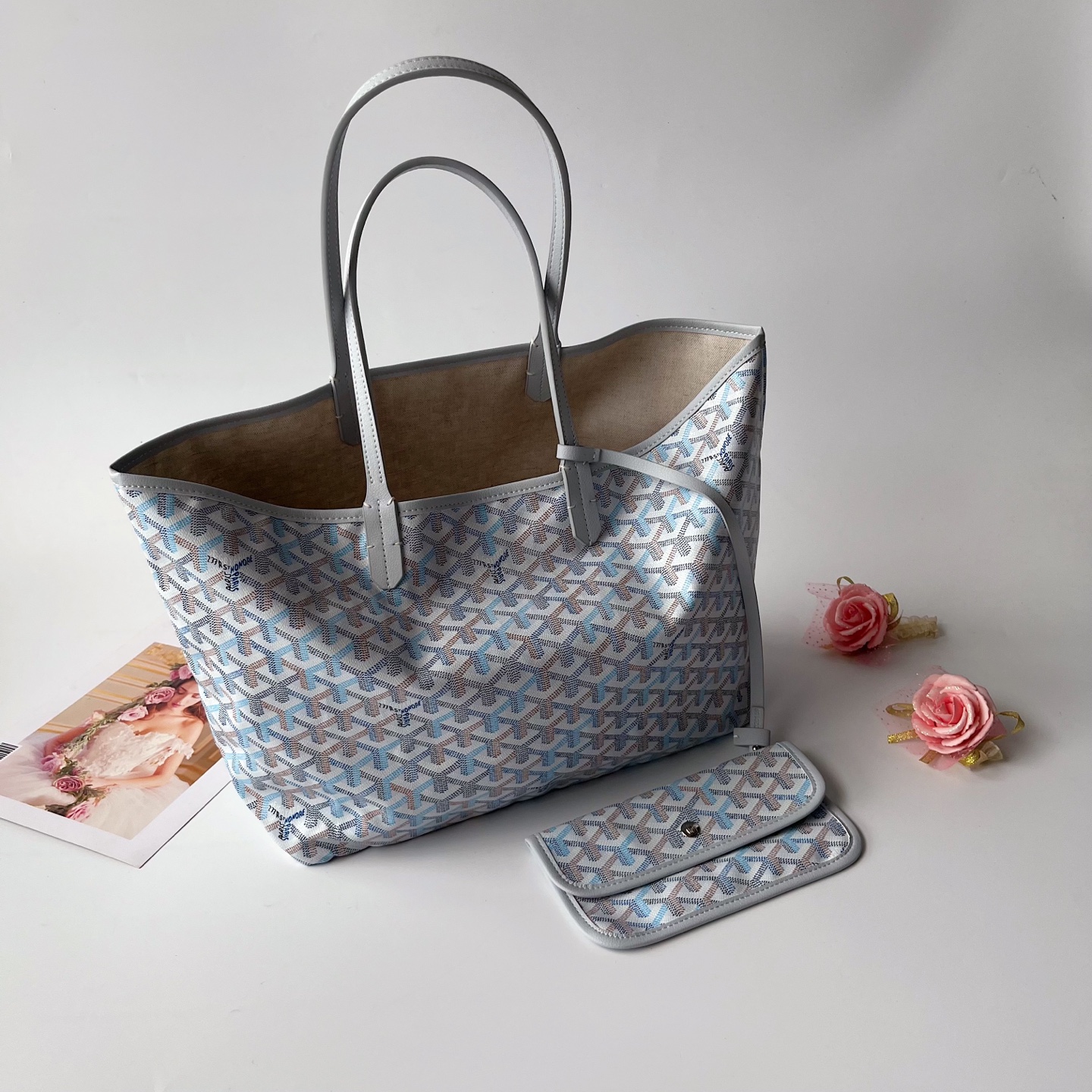 ❤️❤️❤️这款限量版SAINT LOUIS中号包袋，参与限定四季炫彩帆布打造，灵感源自绚烂的四季色调从