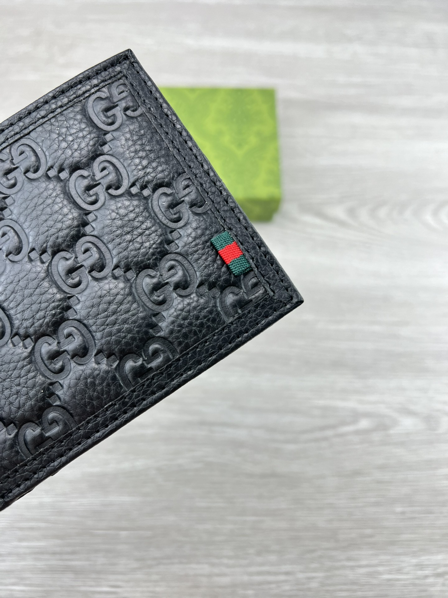 【产品名称 】:GUCCI(原版皮)【产品型号 】:【产品品质 】:原版皮【产品材质 】:进口牛皮【产品