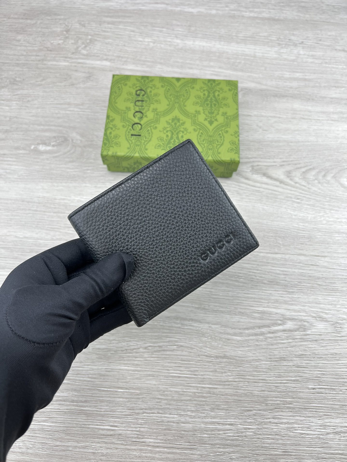 【产品名称 】:GUCCI(原版皮)【产品型号 】:【产品品质 】:原版皮【产品材质 】:进口牛皮【产品