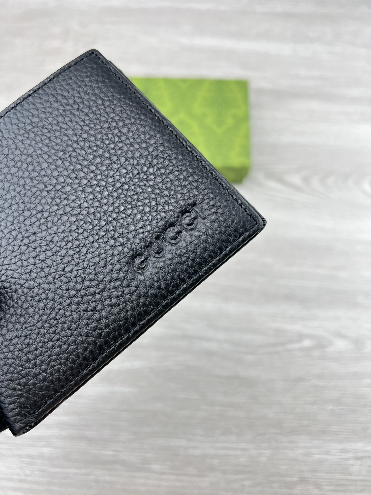 【产品名称 】:GUCCI(原版皮)【产品型号 】:【产品品质 】:原版皮【产品材质 】:进口牛皮【产品