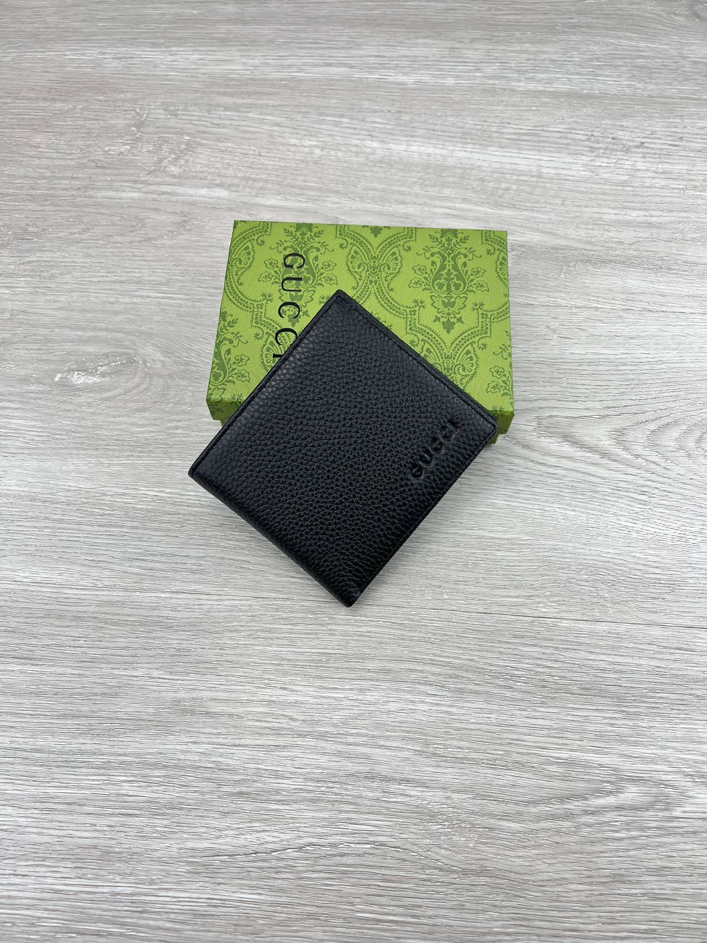 【产品名称 】:GUCCI(原版皮)【产品型号 】:【产品品质 】:原版皮【产品材质 】:进口牛皮【产品