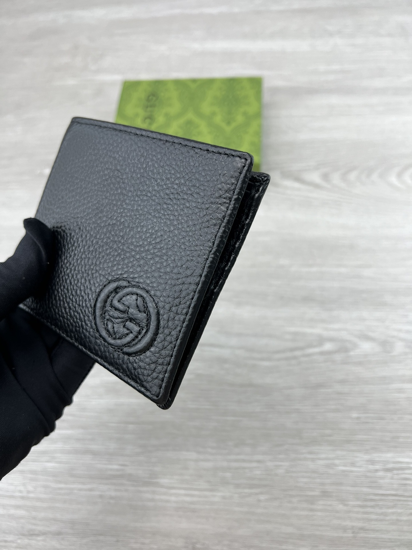 【产品名称 】:GUCCI(原版皮)【产品型号 】:6812【产品品质 】:原版皮【产品材质 】:进口牛