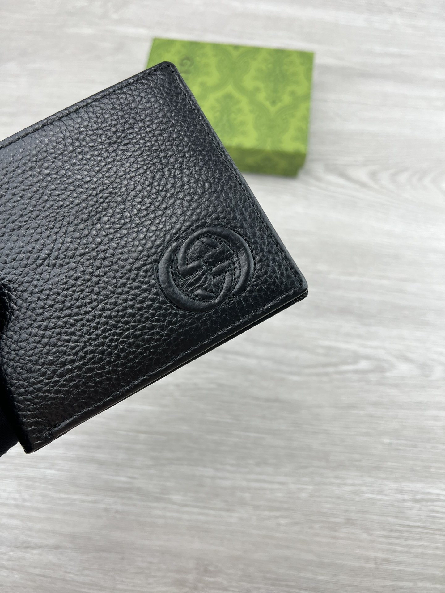 【产品名称 】:GUCCI(原版皮)【产品型号 】:6812【产品品质 】:原版皮【产品材质 】:进口牛