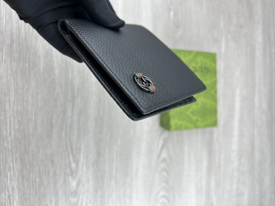 【产品名称 】:GUCCI(原版皮)【产品型号 】:6813【产品品质 】:原版皮【产品材质 】:进口牛