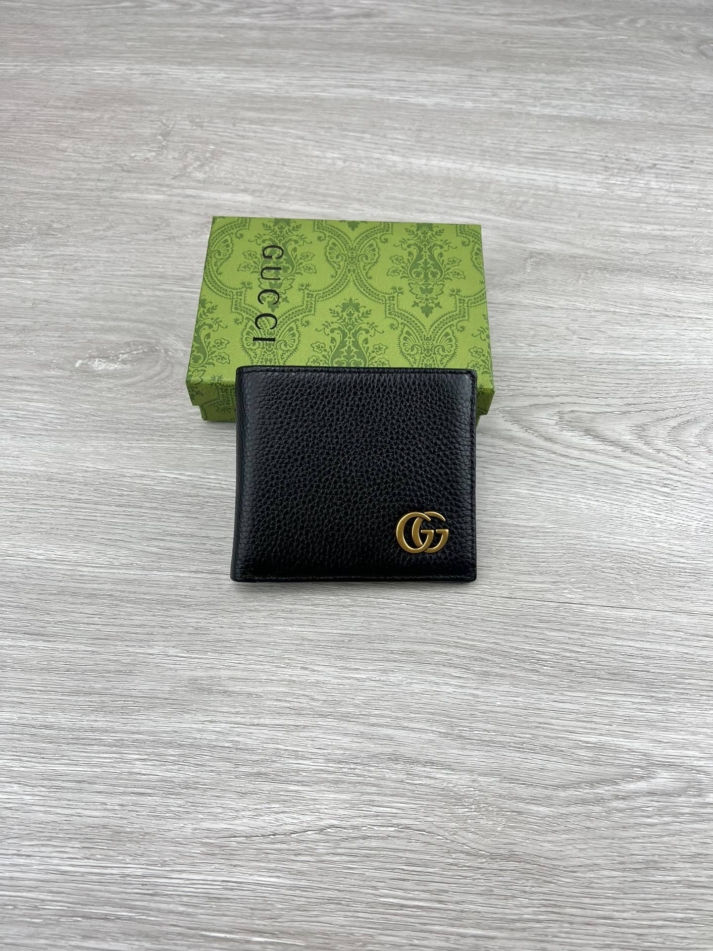 【产品名称 】:GUCCI(原版皮)【产品型号 】:【产品品质 】:原版皮【产品材质 】:进口牛皮【产品