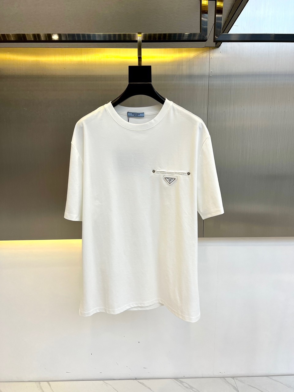 Prada Kleidung T-Shirt Stickerei Männer Fashion Kurzarm