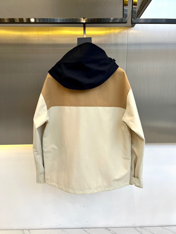 Gucci Color Block Windproof Hooded Jacket with Embroidered Logo 9 i1724434652 5465 5
