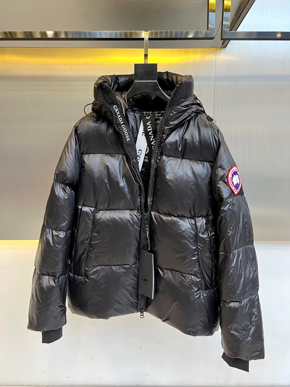 CanadaGoose/加拿大鹅24FW新款Crofton防寒保暖连帽泡芙羽绒服Crofton系列的新款