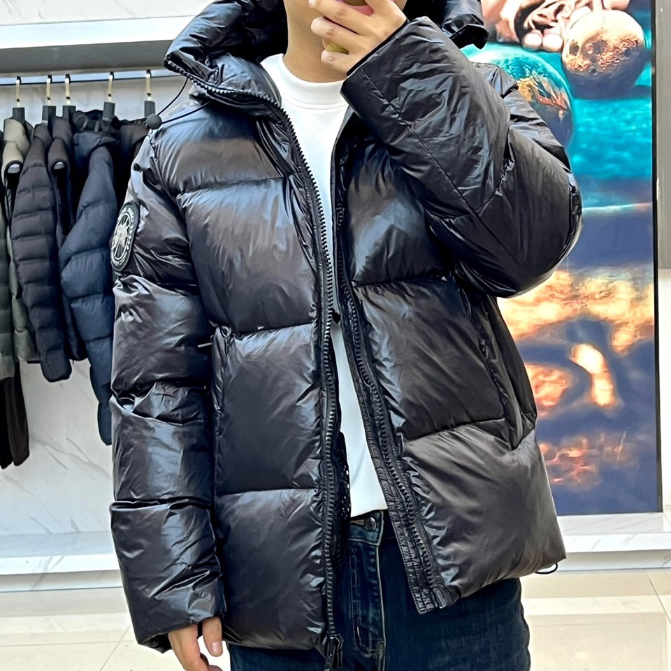 CanadaGoose/加拿大鹅24FW新款Crofton防寒保暖连帽泡芙羽绒服Crofton系列的新款