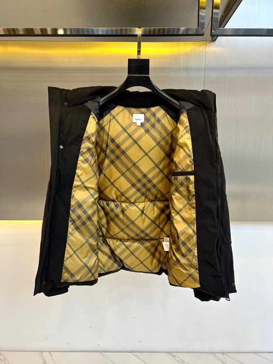 Burberry/巴宝莉灰鹅绒2024秋冬新品羽绒服连帽抗风羽绒服外套经典的英式传承依旧时尚韵味浓郁.独