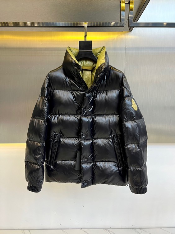 Moncler/蒙口纯鹅绒Dervox秋冬经典立领大logo短款男士羽绒服外套Dervox男士短款羽绒夹