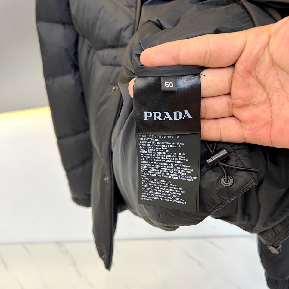 Prad/普拉达白鹅绒24FW秋冬新品保暖加厚防水休闲连帽羽绒服Prada将经典PradaLineaRo